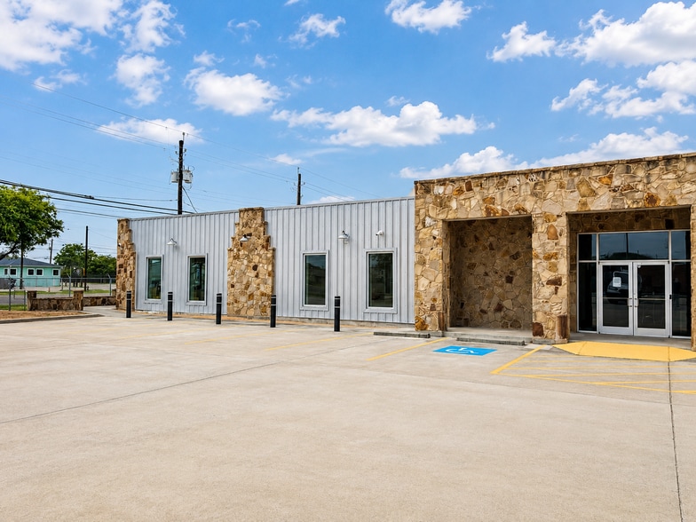 More Photos Of 427 NAS Dr, Corpus Christi Restaurant For Sale