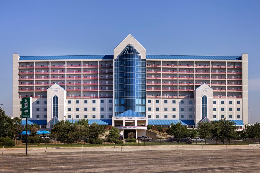 More Photos Of 3575 Lone Star Cir, Fort Worth Apartments For Lease