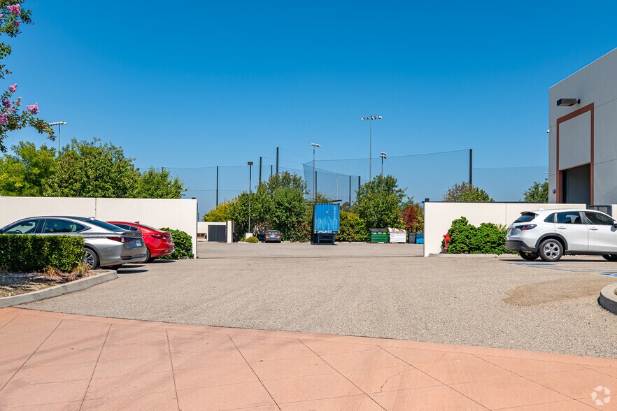 More Photos Of 1889 Wheeler Ave, La Verne Distribution For Lease