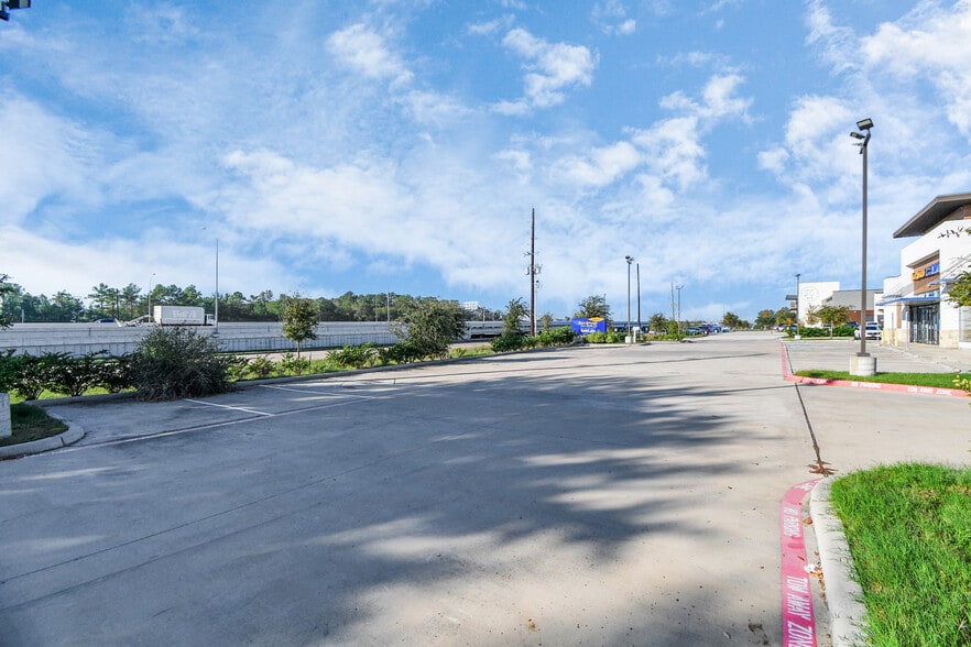 More Photos Of 10423 N Sam Houston Pky E, Humble Sports And Entertainment For Sale