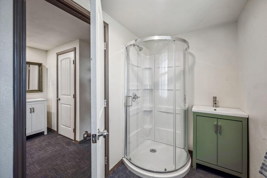 More Photos Of 825 Monarch Trail, Stephenville Specialty For Sale