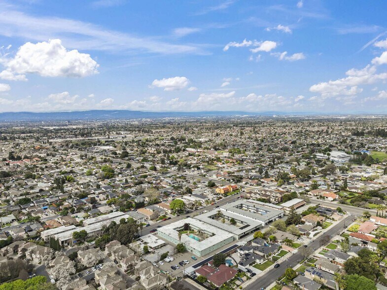 More Photos Of 256 La Pala Dr, San Jose Apartments For Sale