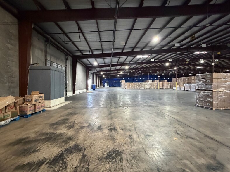 More Photos Of 8900 San Mateo Dr, Laredo Warehouse For Lease