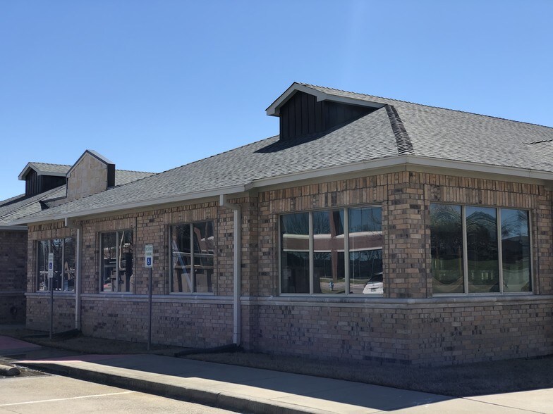 More Photos Of 4601 Old Shepard Place, Plano Medical For Lease