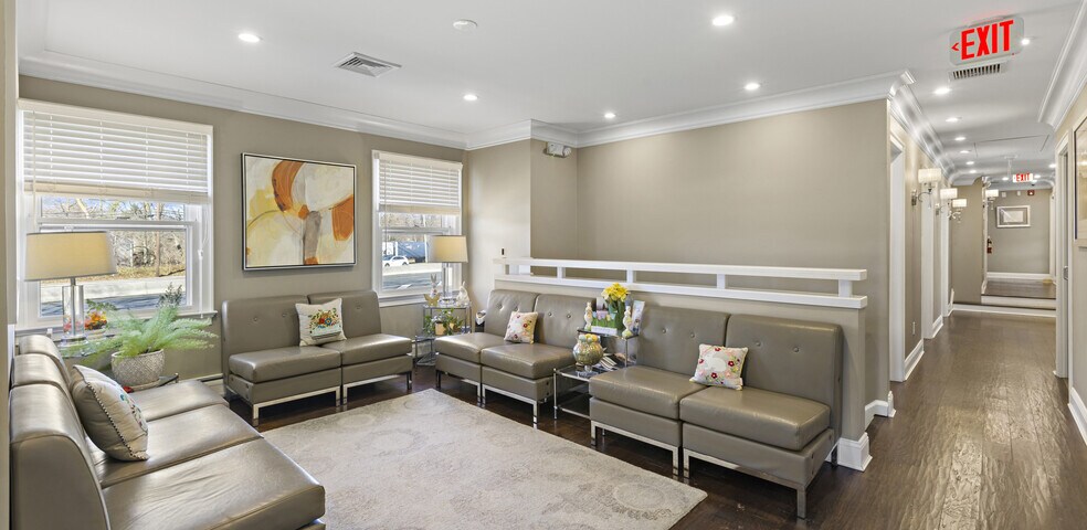 More Photos Of 584 State Rt 17, Ridgewood Office Residential For Lease