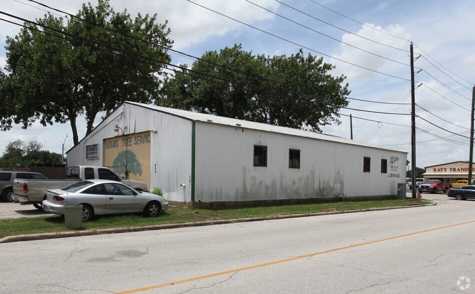 More Photos Of 800 Avenue D, Katy Warehouse For Sale
