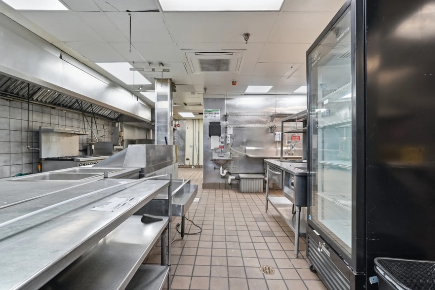 More Photos Of 308 Mediterranean Ave, Virginia Beach Restaurant For Lease