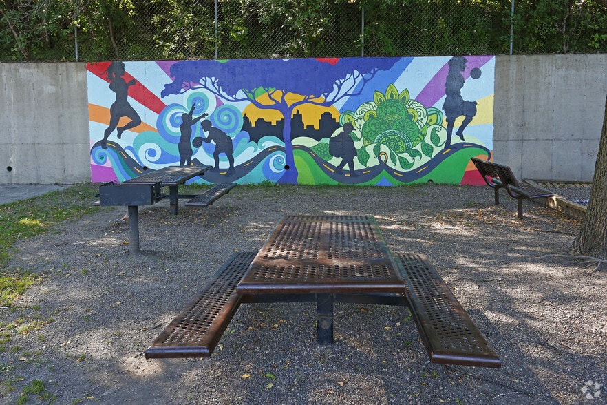 More Photos Of 2236 Lower Afton Rd, Saint Paul Apartments For Sale