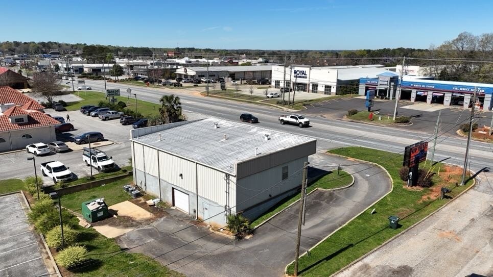 More Photos Of 1848 Opelika Rd, Auburn Freestanding For Sale