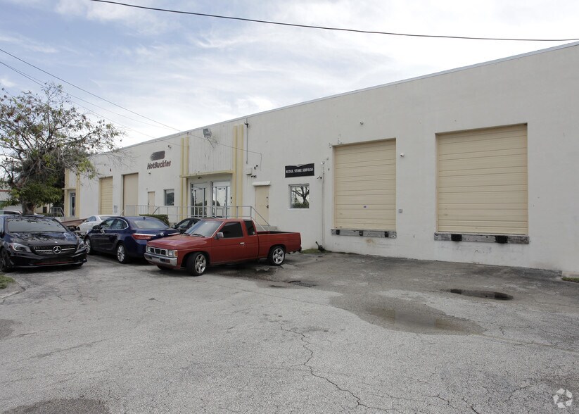 More Photos Of 4093 N 28th Way, Hollywood Warehouse For Lease