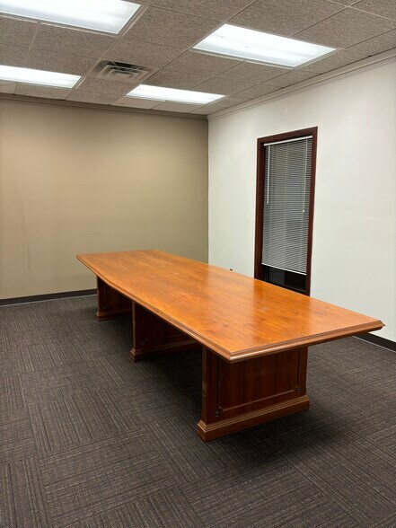 More Photos Of 327 S Ash St, Malvern Bank For Sale