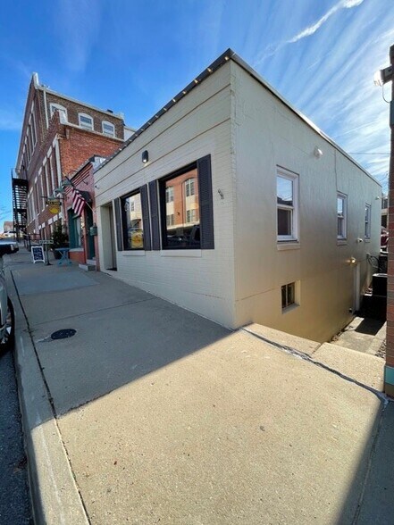 Primary Photo Of 11 W Franklin St, Liberty Storefront Retail Office For Sale