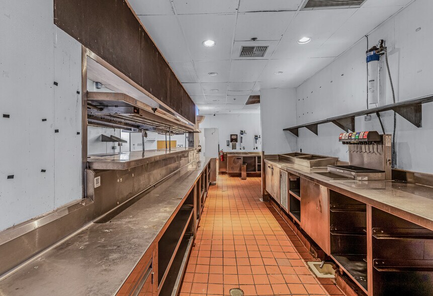 More Photos Of 1701 William D Tate Ave, Grapevine Restaurant For Lease