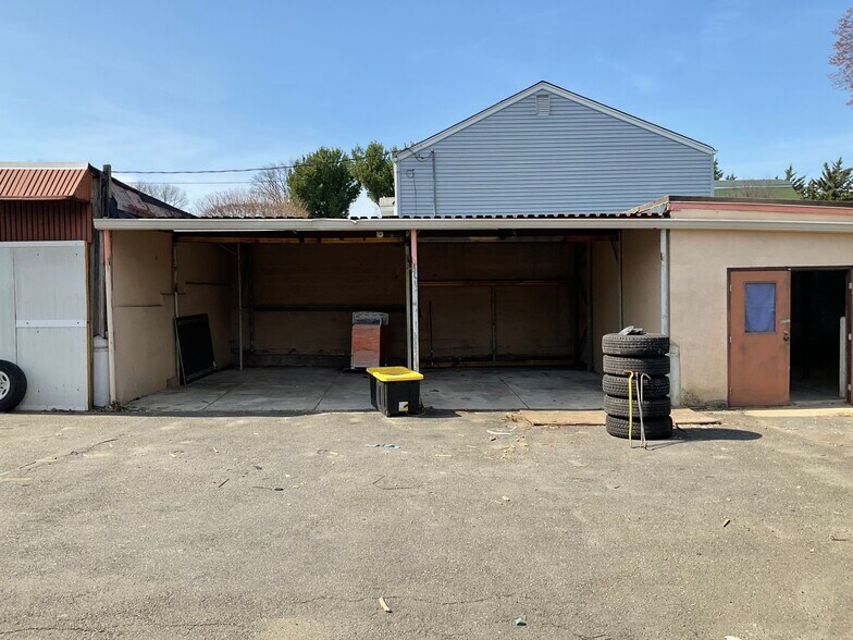 More Photos Of 1 Sago St, Clifton Flex For Lease