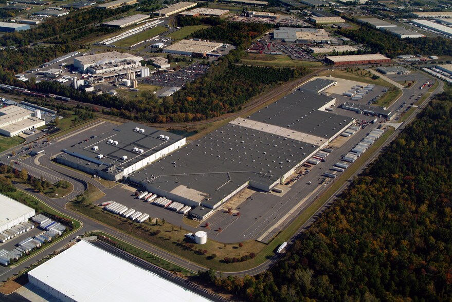 More Photos Of 11922 General Dr, Charlotte Warehouse For Lease