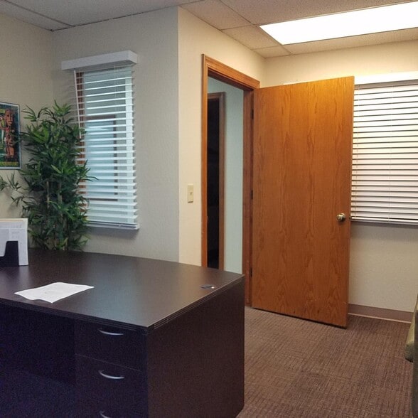 More Photos Of 8035 Madison Ave, Citrus Heights Office For Sale
