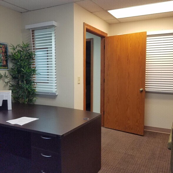 More Photos Of 8035 Madison Ave, Citrus Heights Office For Lease