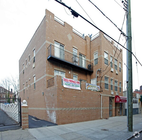 Primary Photo Of 4617 White Plains Rd, Bronx Storefront Retail Residential For Lease