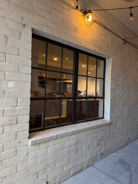 More Photos Of 1822 N Broadway, Los Angeles Storefront Retail Office For Sale