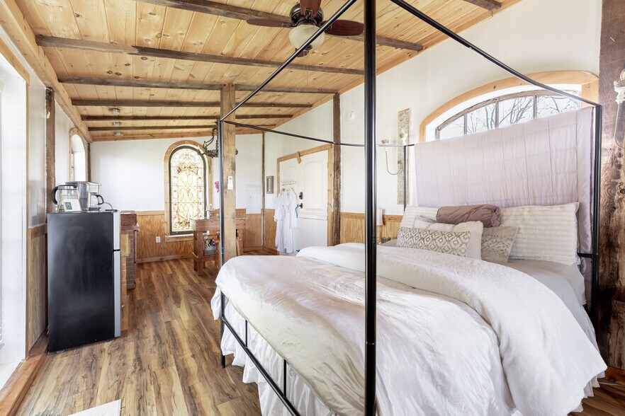 More Photos Of 2416 Lowesville Rd, Amherst Hospitality For Sale