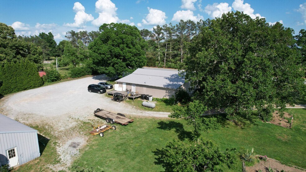 More Photos Of 3555 Summertown Hwy, Summertown General Retail For Sale