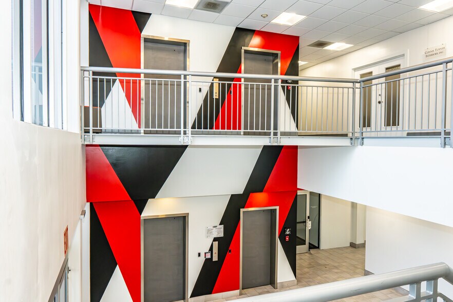 More Photos Of 3733 University Blvd W, Jacksonville Office For Lease