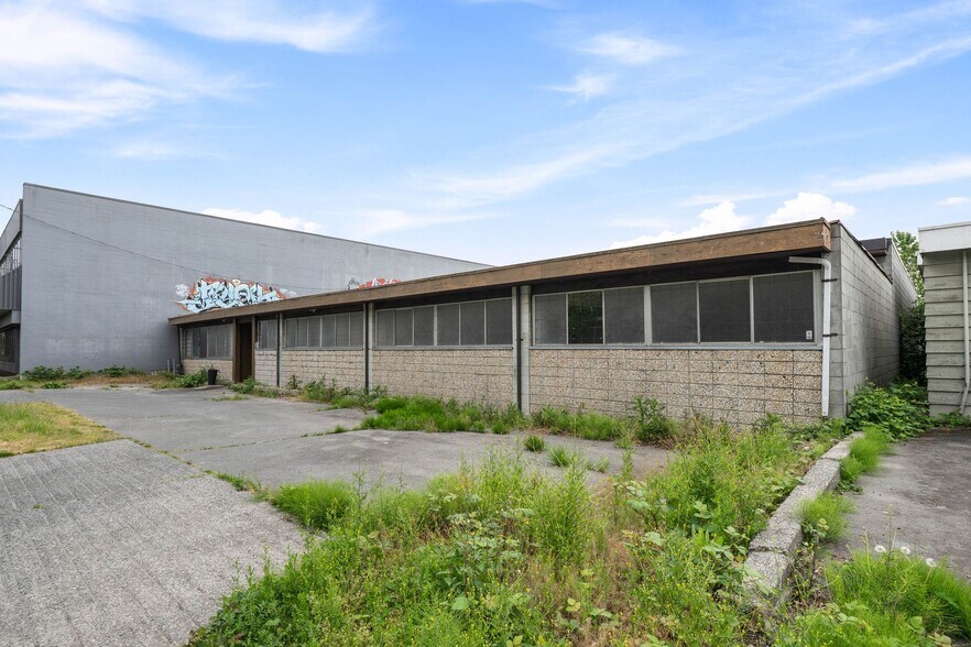 More Photos Of 8242 Ontario St, Vancouver Warehouse For Sale