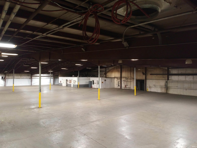 More Photos Of 1810 Troy Ave, New Castle Warehouse For Sale