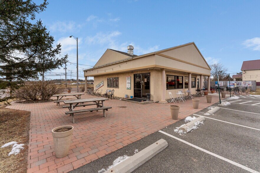 More Photos Of 1850 John Fries Hwy, Quakertown Restaurant For Sale