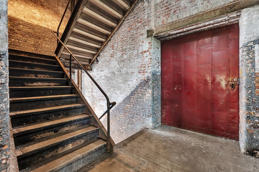 More Photos Of 203 Pratt St, Buffalo Manufacturing For Sale