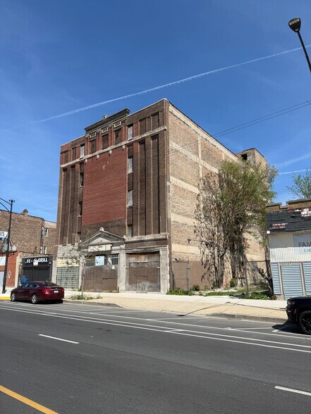 Primary Photo Of 5114 W Madison St, Chicago Industrial For Sale