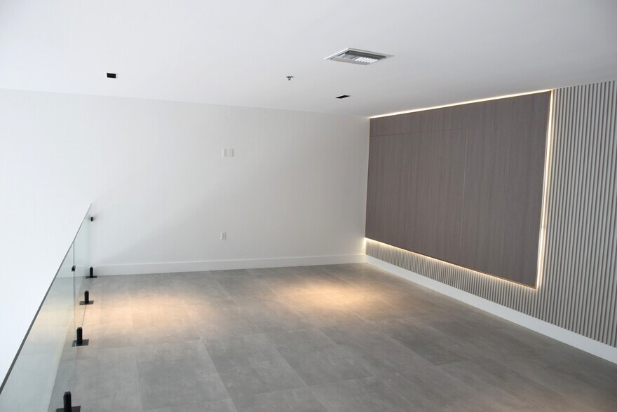 More Photos Of 11720 SE Shell Ave, Hobe Sound Warehouse For Sale