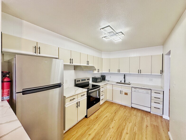 More Photos Of 1927-1929 Taraval St, San Francisco Apartments For Sale