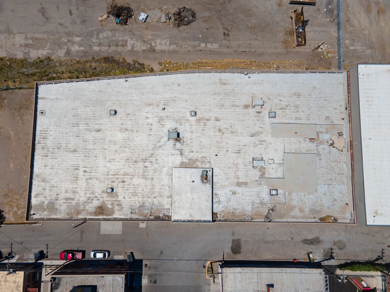 More Photos Of 220 N Saint Vrain St, El Paso Light Distribution For Sale