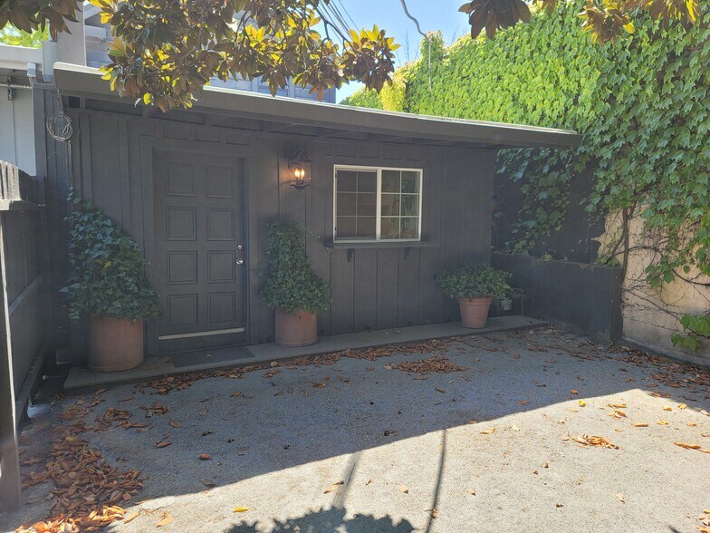 More Photos Of 457 Healdsburg Ave, Healdsburg Freestanding For Lease