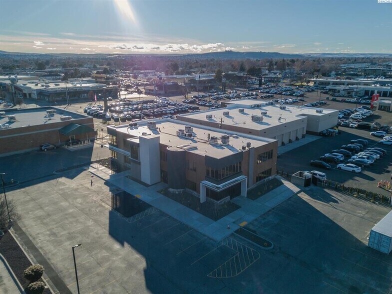 More Photos Of 2810 W Clearwater Rd, Kennewick Office For Sale