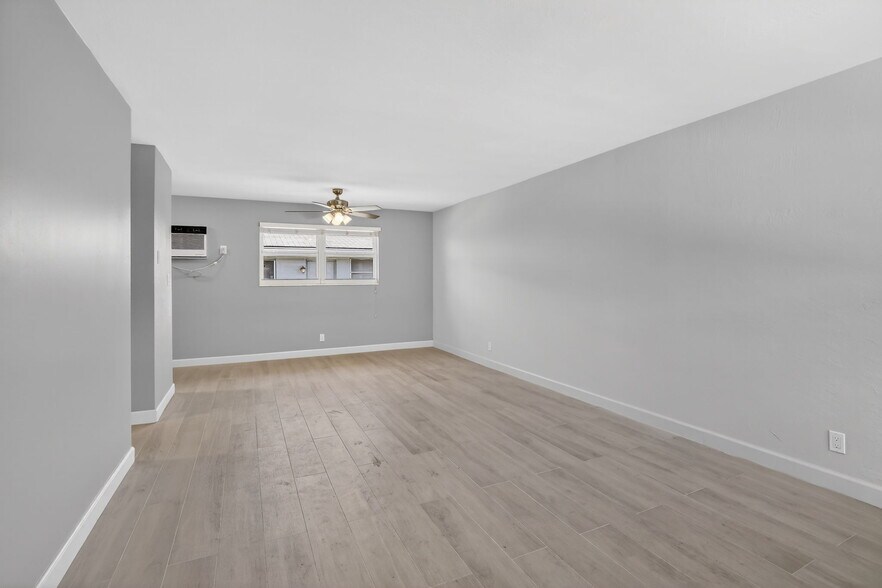 More Photos Of 4825 NE 23rd Ave, Fort Lauderdale Apartments For Sale