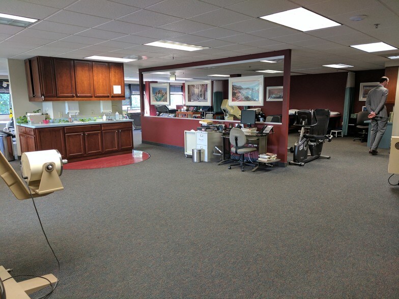 More Photos Of 3200 Tower Oaks Blvd, Rockville Medical For Sale