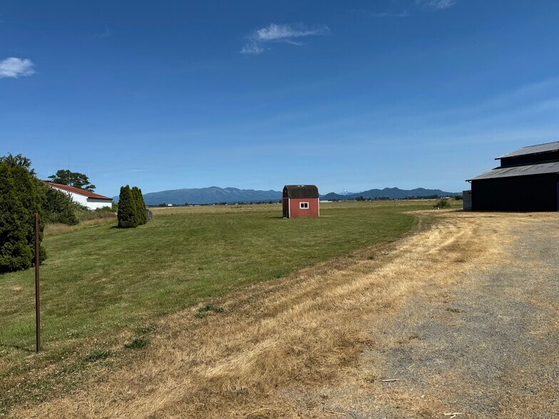 More Photos Of 14285 Laconner Whitney rd, Mount Vernon General Retail For Lease