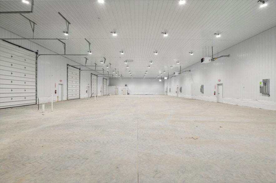 More Photos Of 1600 Porter Rd, Bear Distribution For Lease