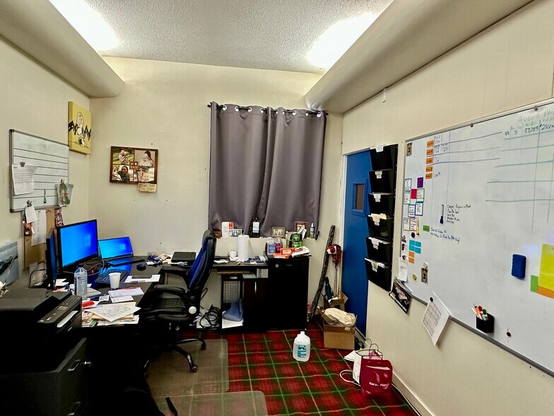 More Photos Of 414 W 9th St, Sanford Office For Sale