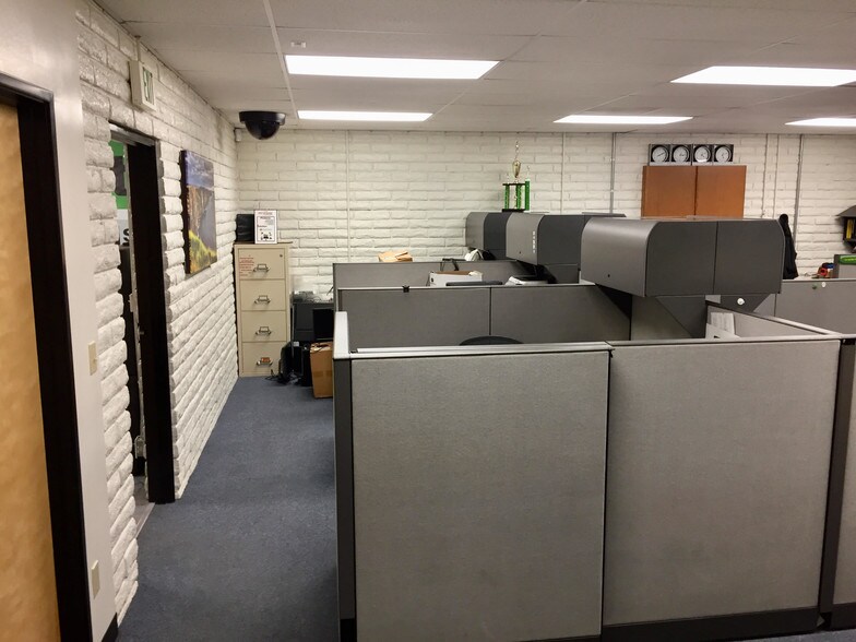 More Photos Of 1051 E Wardlow Rd, Long Beach Office For Lease