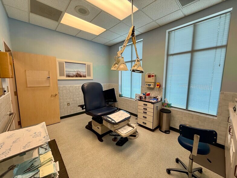 More Photos Of 1725 Western Ave, Findlay Medical For Sale