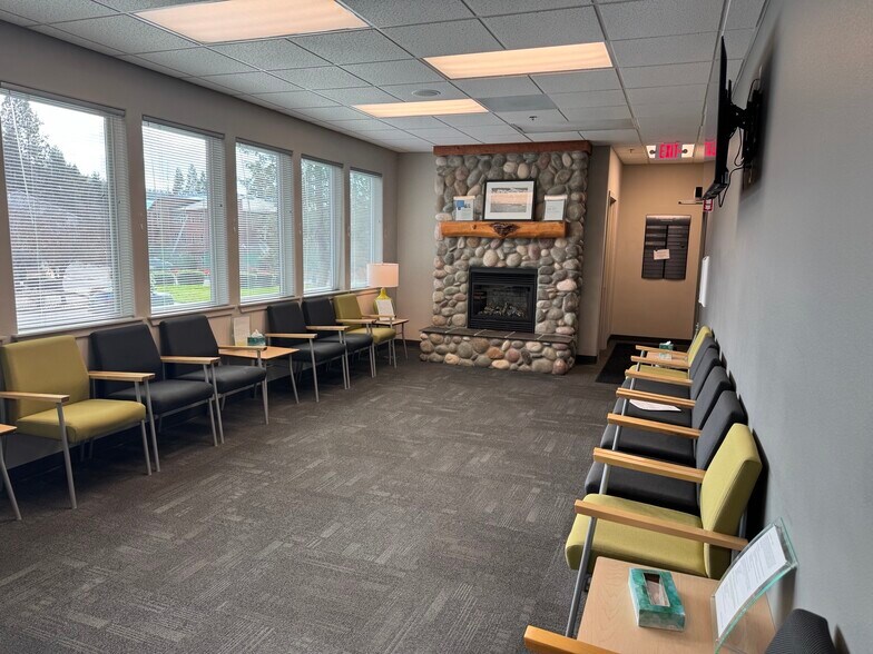 More Photos Of 702 SW Ramsey Ave, Grants Pass Healthcare For Lease