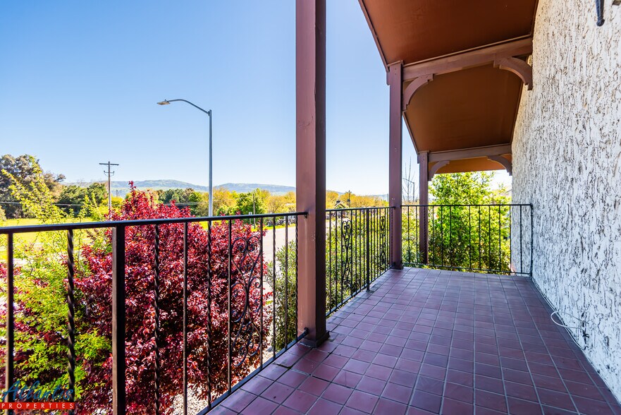 More Photos Of 15585 Monterey Hwy, Morgan Hill Office For Lease