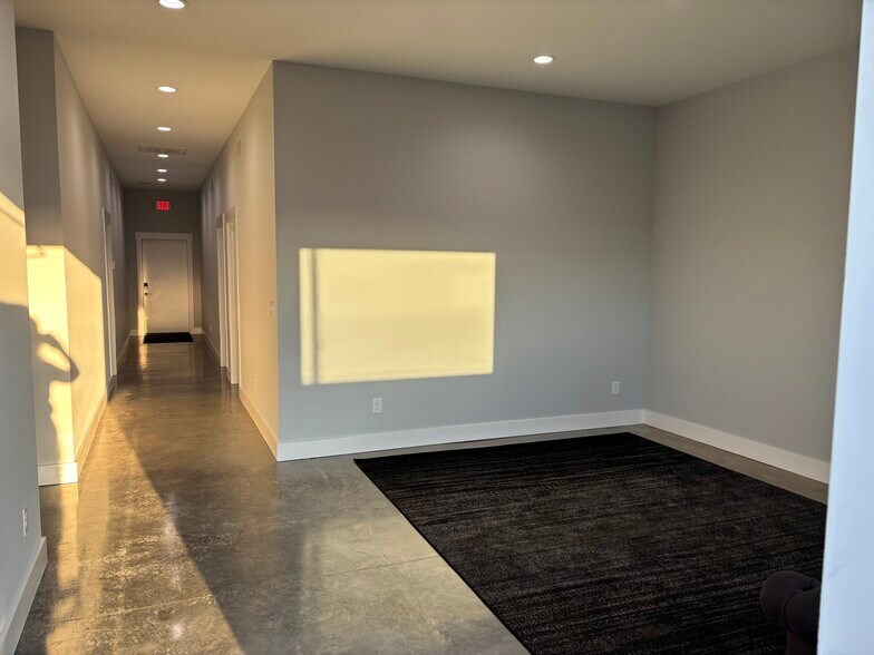 More Photos Of 1201 S Main Street, Nicholasville Flex For Lease