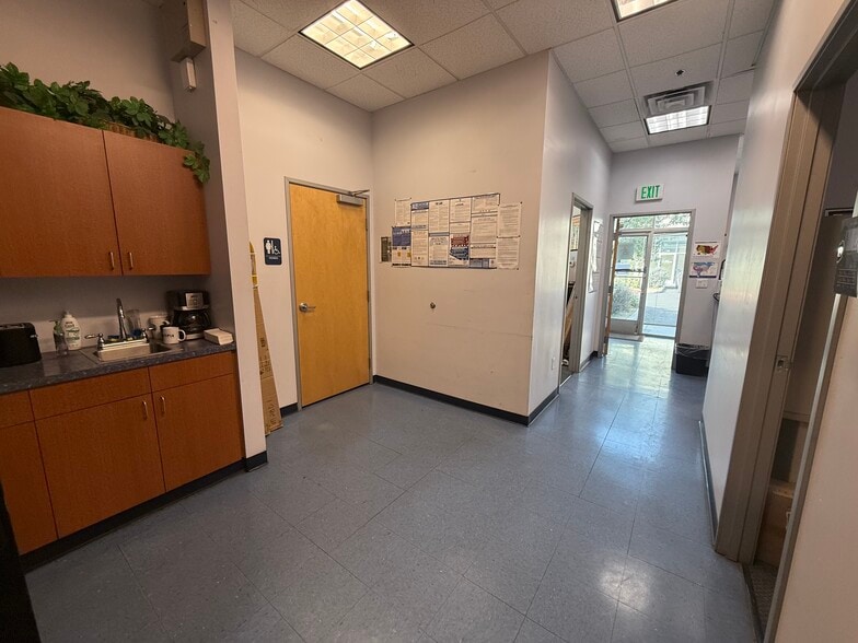 More Photos Of 20634 N 28th St, Phoenix Warehouse For Sale