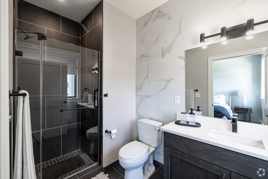 More Photos Of 920-924 Farmington Ave, West Hartford Apartments For Lease