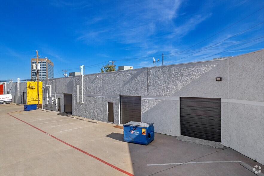 More Photos Of 3137 Irving Blvd, Dallas Unknown For Lease