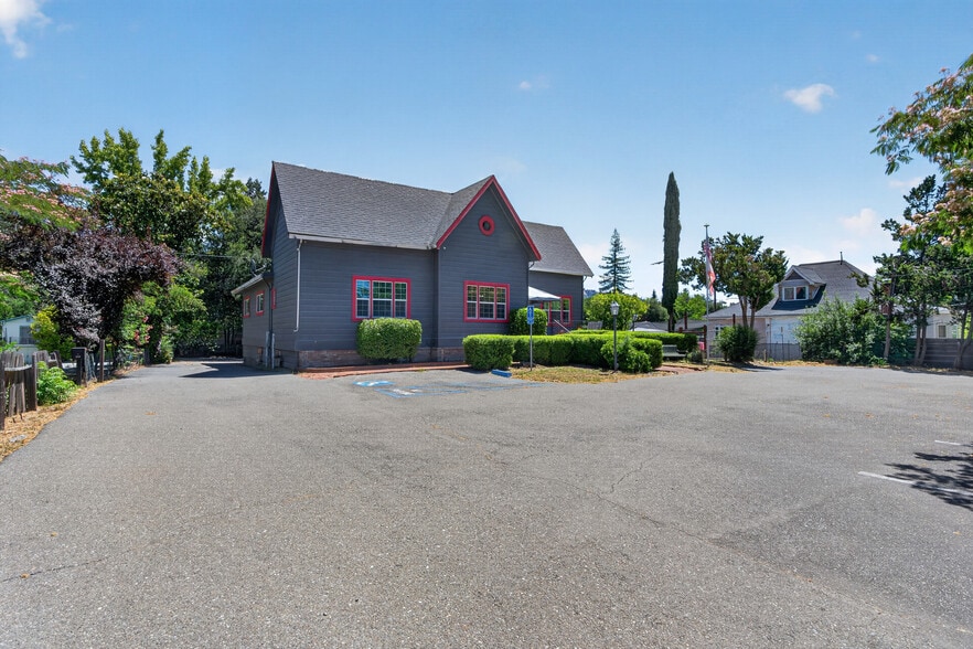 More Photos Of 530 N Cloverdale Blvd, Cloverdale Specialty For Sale